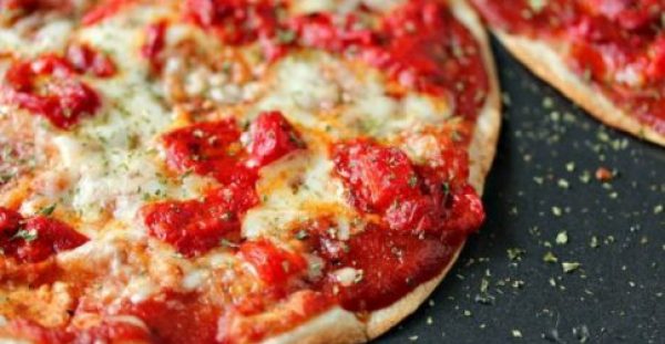 Φτιάξτε την πιο Γρήγορη Τραγανή Πίτσα