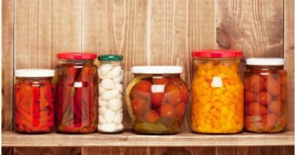 21 Έξυπνα Κόλπα Αποθήκευσης Τροφίμων που θα σας Γλιτώσουν Πολλά Χρήματα Featured Image for 21 Έξυπνα Κόλπα Αποθήκευσης Τροφίμων που θα σας Γλιτώσουν Πολλά Χρήματα