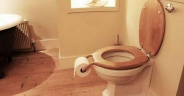 Προσοχή! Ποιο είναι το σοβαρό λάθος για την υγεία σας που κάνετε στην τουαλέτα κάθε μέρα!