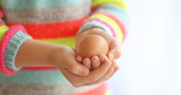Ένα αυγό τη μέρα για τα μικρά παιδιά συνιστούν οι επιστήμονες
