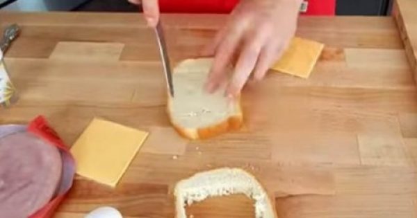 Κόβει το ψωμί του τοστ σε τετραγωνάκια – Μόλις δεις γιατί, θα τρέξεις στην κουζίνα να κάνεις το ίδιο