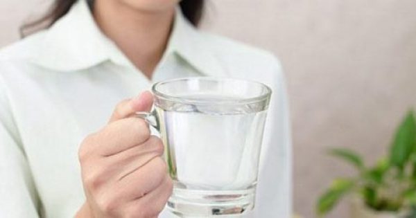 Πόσο νερό πρέπει να πίνετε τη μέρα