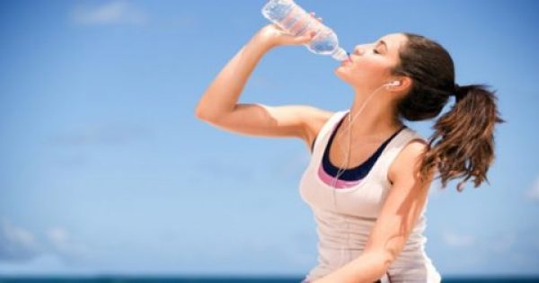 Πόσο νερό πρέπει να πίνετε κάθε μέρα