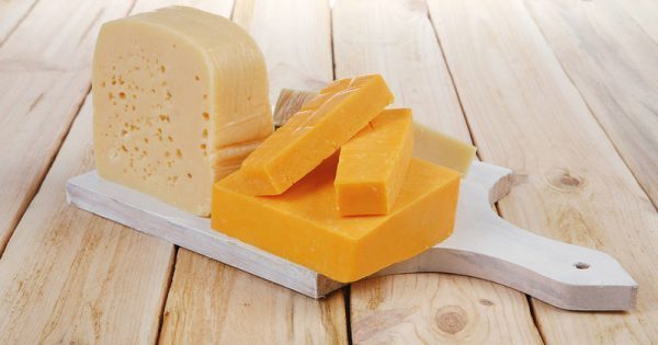 Featured Image for Δίαιτα: Ποια τυριά να προτιμάτε και ποια να αποφεύγετε