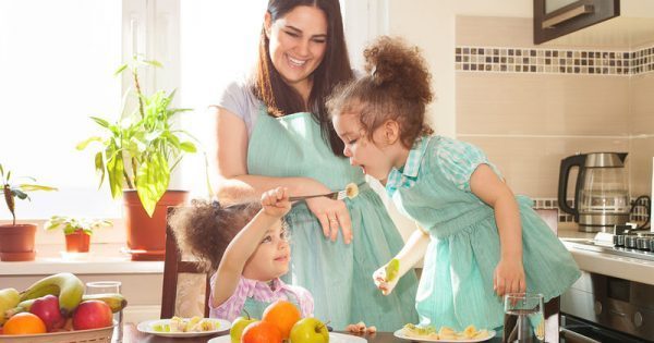 Featured Image for Διατροφική συμπεριφορά παιδιού: Τα 5 συχνά λάθη που κάνουν οι γονείς