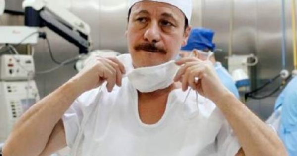 Featured Image for Ο Πόντιος Χρήστος Ταχτσίδης από την Τραπεζούντα έκανε την πρώτη μεταμόσχευση βιονικού ματιού στη Ρωσία