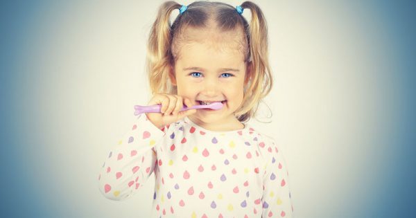 Το «κόλπο» για να βουρτσίζει το παιδί καλά τα δόντια του