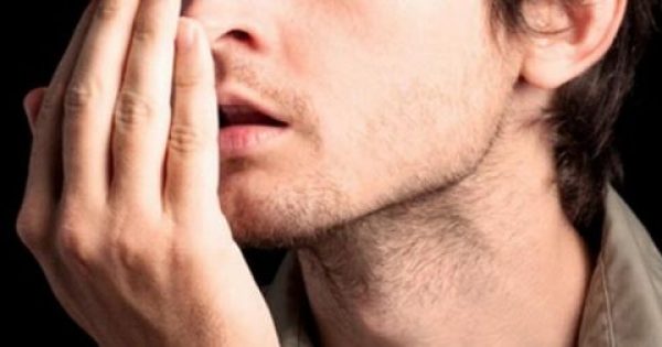 Κακοσμία στόματος: Ποιες τροφές την καταπολεμούν