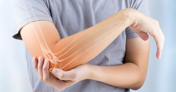 Featured Image for Ωλένια νευρίτιδα: Πώς αντιμετωπίζεται ο ισχυρός πόνος του αγκώνα