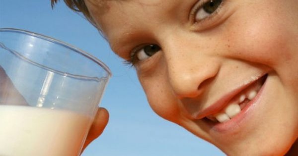 Η αλλεργία του παιδιού στο γάλα είναι το ίδιο επικίνδυνη με τη δυσανεξία στη λακτόζη;