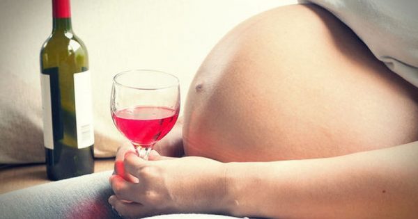 Εγκυμοσύνη: Μπορεί ένα μωρό να γεννηθεί αλκοολικό;