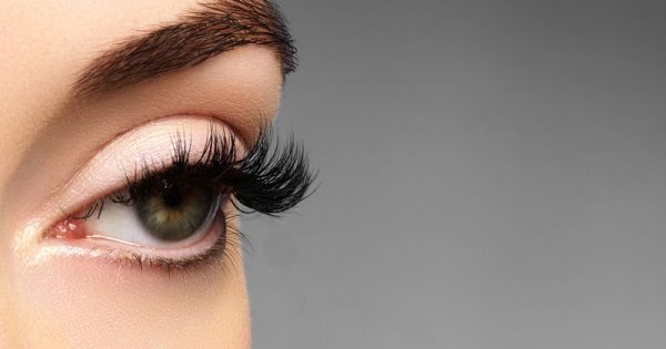Τι σημαίνουν οι φακίδες μέσα στα μάτια
