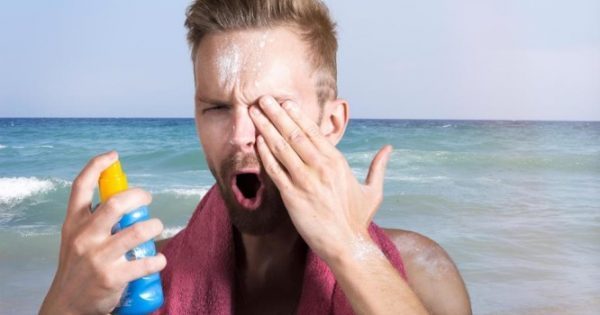 Featured Image for Κλαυσίγελος: Οι Αμερικανοί έβαζαν αντηλιακό στα μάτια τους στην πρόσφατη έκλειψη ηλίου!
