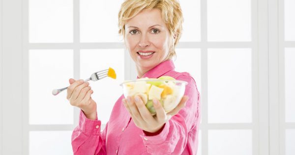 Διατροφή μετά τα 40: Οι 10 αλλαγές που πρέπει να κάνετε