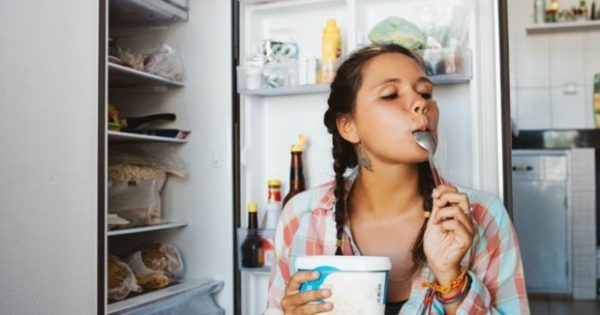 Απίστευτο! Ερευνητής Δηλώνει πώς μας Κάνει Καλό να Τρώμε Παγωτό…για Πρωινό