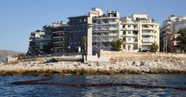 Featured Image for Αδειάζει τον Κουρουμπλή το ΚΕΕΛΠΝΟ – “Μην κολυμπάτε σε Πειραϊκή, Φάληρο, Γλυφάδα και Βούλα μέχρι νεωτέρας”