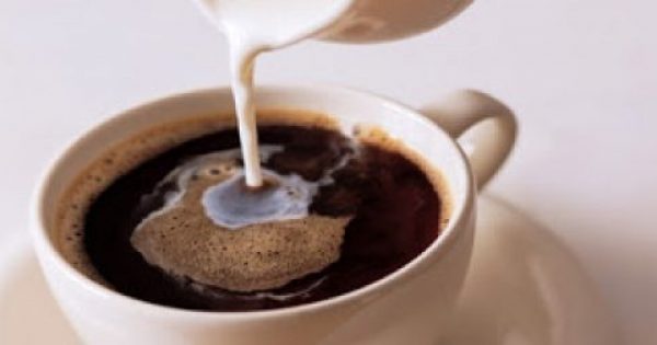 Τρεις λόγοι για να μην πίνετε καφέ με γάλα
