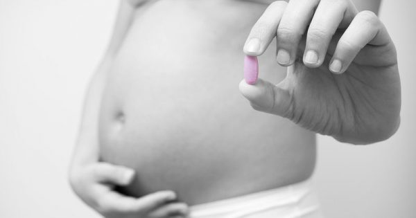 Πολυβιταμίνες στην εγκυμοσύνη: Πόσο μειώνουν τον κίνδυνο παιδικού αυτισμού