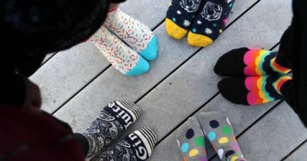 Απαγορεύεται να φοράτε δεύτερη μέρα τις ίδιες κάλτσες – Δείτε γιατί