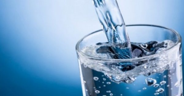Τα 7 σημάδια ότι δεν πίνετε αρκετό νερό