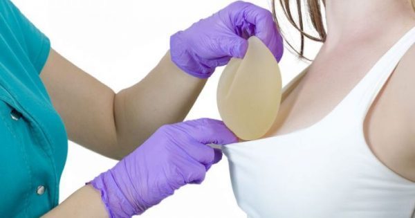 Featured Image for Αυξητική στήθους: Ποια εμφυτεύματα προκαλούν επιθετικό καρκίνο!!!