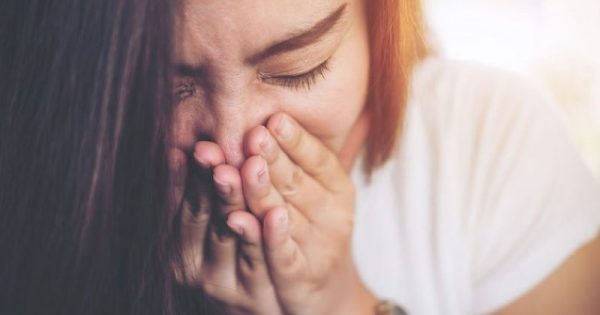 Featured Image for Τι μπορεί να συμβεί όταν «κόβετε» το φτάρνισμα!!!