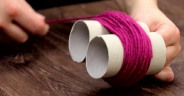 Featured Image for Τύλιξε δύο ρολά από χαρτί υγείας με χοντρή μοβ κλωστή. Όταν δείτε το αποτέλεσμα, θα πεθάνετε απ’τη ζήλια σας!
