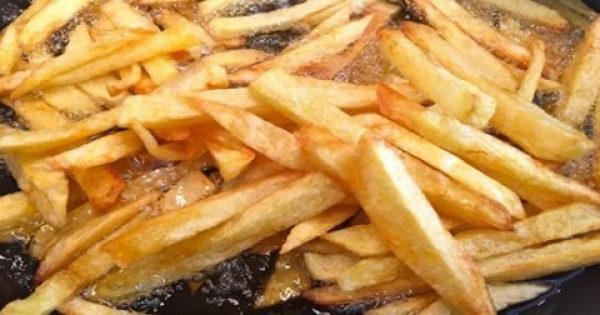 Featured Image for Απίστευτο: Το λάθος που όλοι κάνουμε τόσα χρόνια στο τηγάνισμα της πατάτας! Η λεπτομέρεια που τα ανατρέπει όλα!