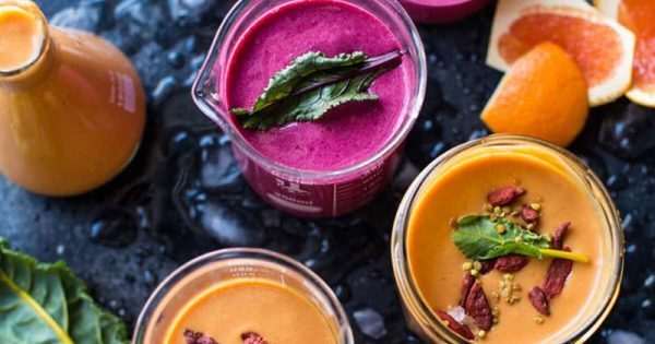 Featured Image for Το πιο δυναμωτικό smoothie για σένα που θες να «κόψεις» τις λιγούρες μέσα στην ημέρα