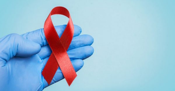 Ανησυχητικά γρήγορη η εξάπλωση του HIV στην Ευρώπη, προειδοποιεί ο ΠΟΥ