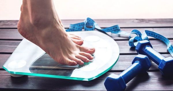 7 ανησυχητικοί λόγοι που χάνεις βάρος ενώ δεν κάνεις δίαιτα