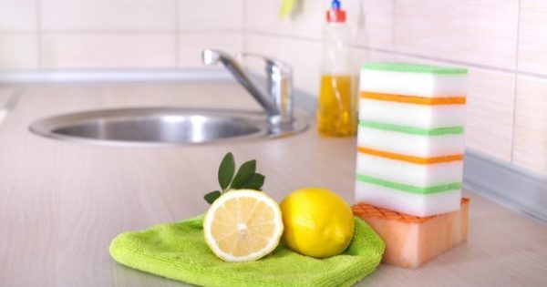5 Τρόποι για να Απομακρύνετε την Άσχημη Μυρωδιά από τον Νεροχύτη της Κουζίνας