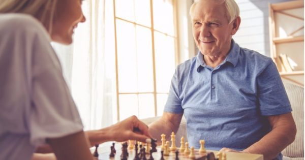 Αλτσχάιμερ: Τι αλλάζει ανάλογα με το επίπεδο μόρφωσης του καθενός – Τι βρήκαν οι επιστήμονες!