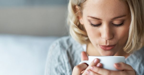 Featured Image for Από ποια σοβαρή ασθένεια στα μάτια ίσως προστατεύει το τσάι