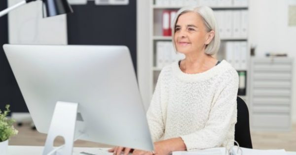 Featured Image for Δείτε τι θα Έκαναν Μεγάλες Γυναίκες αν Γύρναγαν τον Χρόνο Πίσω
