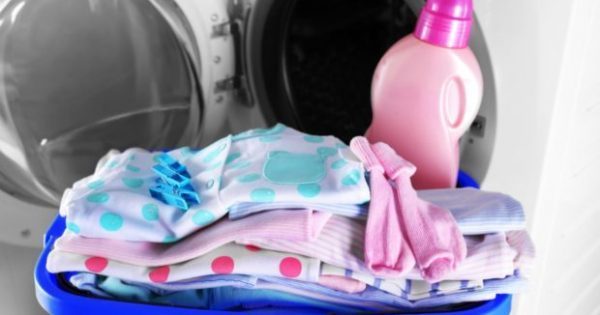 Featured Image for DIY: Φτιάξτε Μόνοι σας Μαλακτικό Ρούχων, με τη Μυρωδιά που σας Αρέσει!