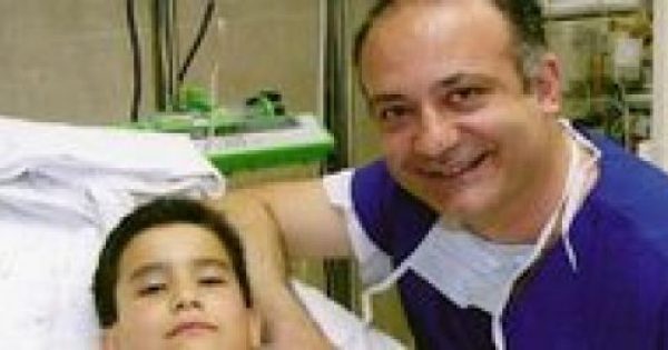 Featured Image for Αυξέντιος Καλανγκός: ο καρδιοχειρουργός που έχει σώσει χιλιάδες άπορα παιδιά συνεργάζεται με το “Αγία Σοφία”!