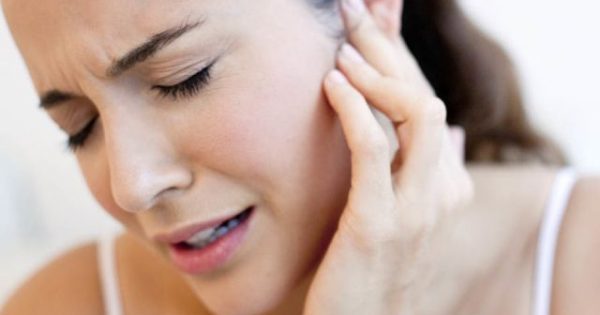 Featured Image for Πόνος στο αυτί: Σπιτικά γιατροσόφια και πότε να επισκεφτείτε γιατρό