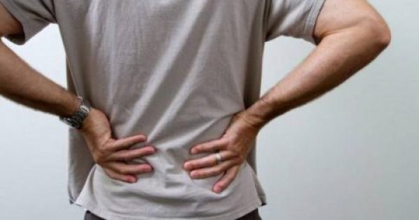 Προσοχή: Τι σημαίνει ο πόνος στην πλάτη;