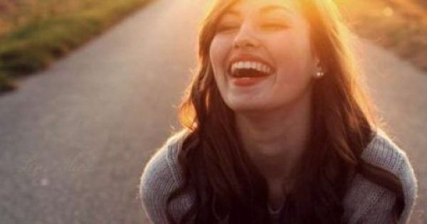 Γιατί το γέλιο βελτιώνει την υγεία μας;