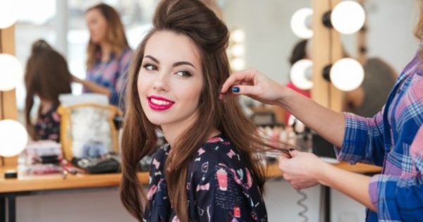 Featured Image for Αυτό Είναι το Μυστικό για να Κάνετε Καθημερινά το Ευκολότερο Χτένισμα!