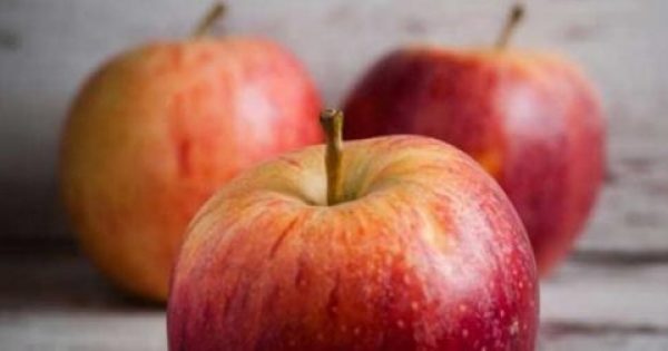 Ένα μήλο την ημέρα προστατεύει από 5 μορφές καρκίνου