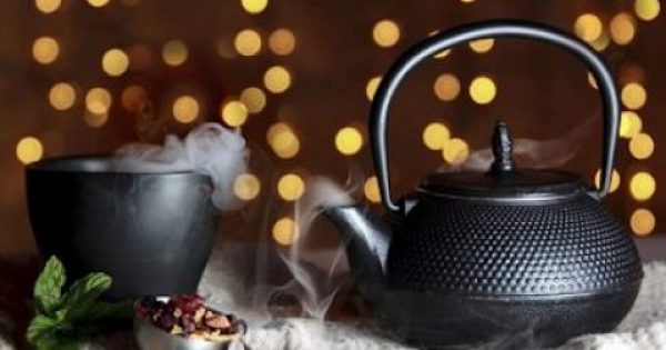 Προσοχή: Το ζεστό τσάι υπεύθυνο για τον καρκίνο του οισοφάγου σε καπνιστές και πότες