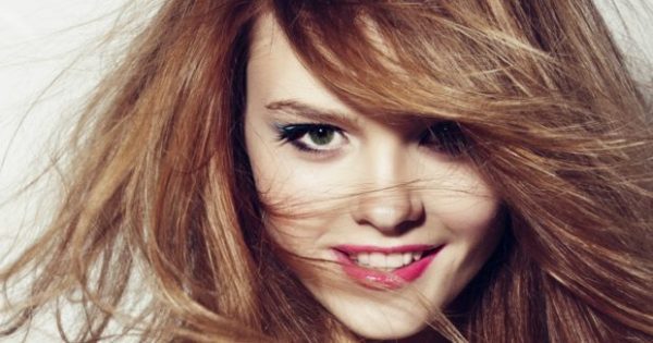 Featured Image for Κάντε Μια Μικρή Αλλαγή στα Μαλλιά σας Αυτή την Άνοιξη!