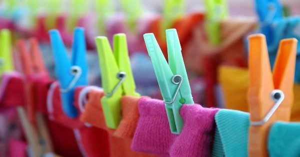 Featured Image for Το απίστευτο κόλπο για να στεγνώνουν πιο γρήγορα τα ρούχα. Δεν είχαμε ιδέα!