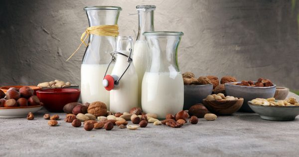 Γάλατα φυτικής προέλευσης: Τα υπέρ, τα κατά & η θρεπτική αξία τους