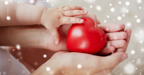 Οι συγγενείς καρδιοπάθειες στα παιδιά «προειδοποιούν» για καρδιολογικά προβλήματα στη μητέρα