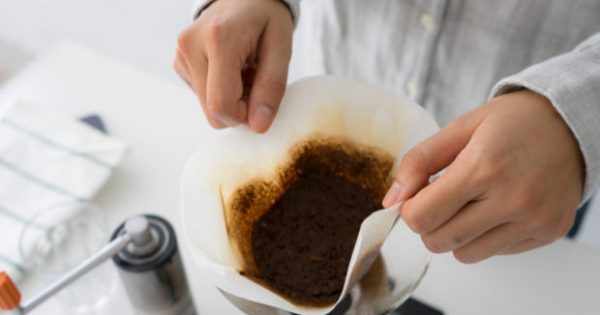Να Γιατί Δεν Πρέπει να Πετάτε τον Χρησιμοποιημένο σας Καφέ!