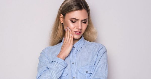Ευαίσθητα δόντια: 10 τρόποι για να μειώσετε τον πόνο