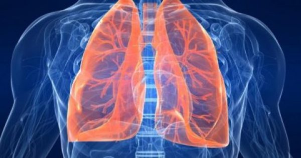 Οι 6 τροφές που καθαρίζουν τους πνεύμονες από τη νικοτίνη